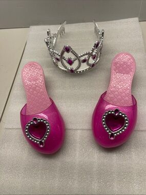 Melissa & Doug Costume Role Play Collection - Step In Style! Dress-Up Shoes.